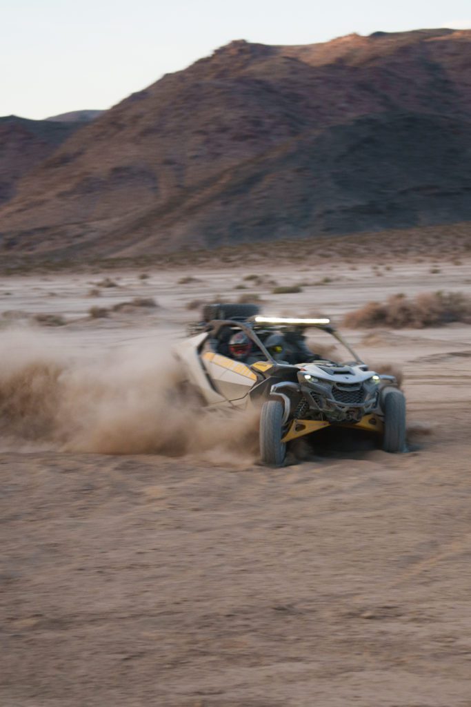 can-am-off-road-maverick-r-5